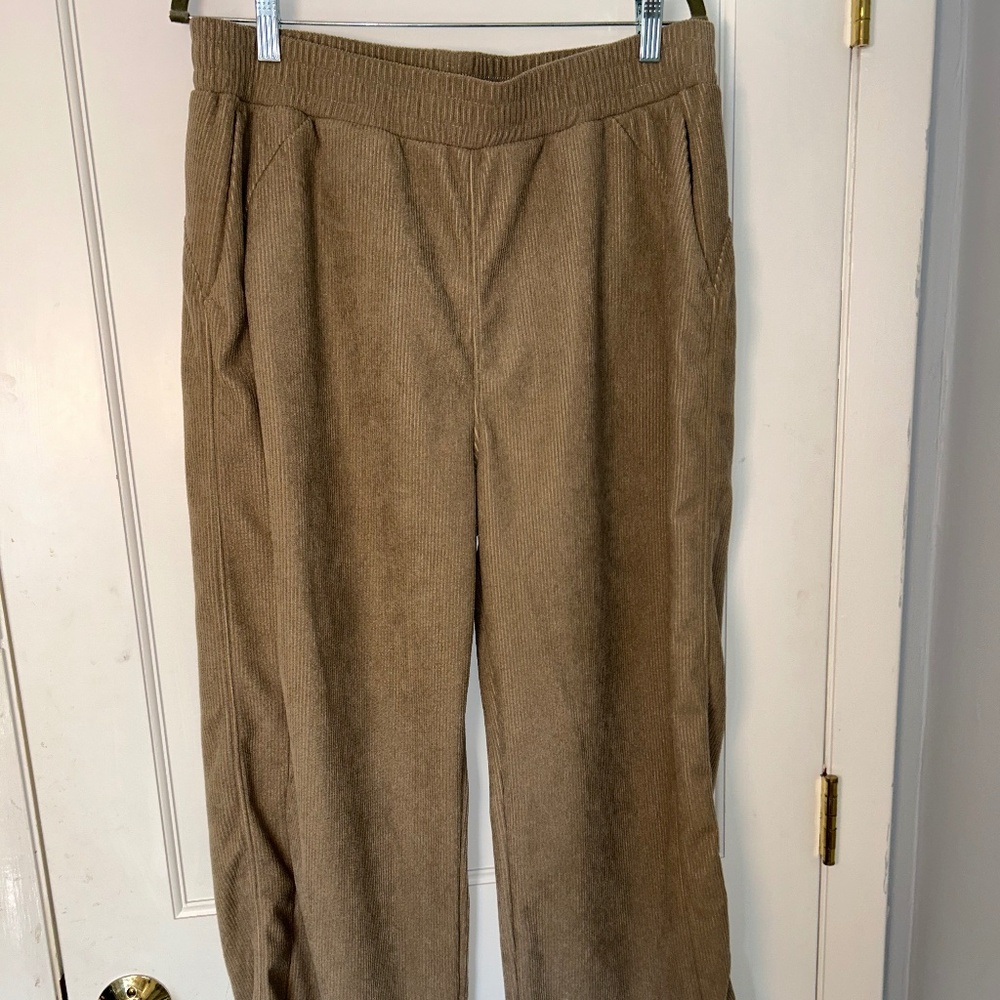 Corduroy Wide-Leg Pants in Tan